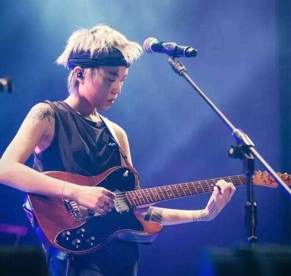  长沙|窦唯小女儿长沙开唱，早在14岁就已出道，遗传了父亲的音乐才华
