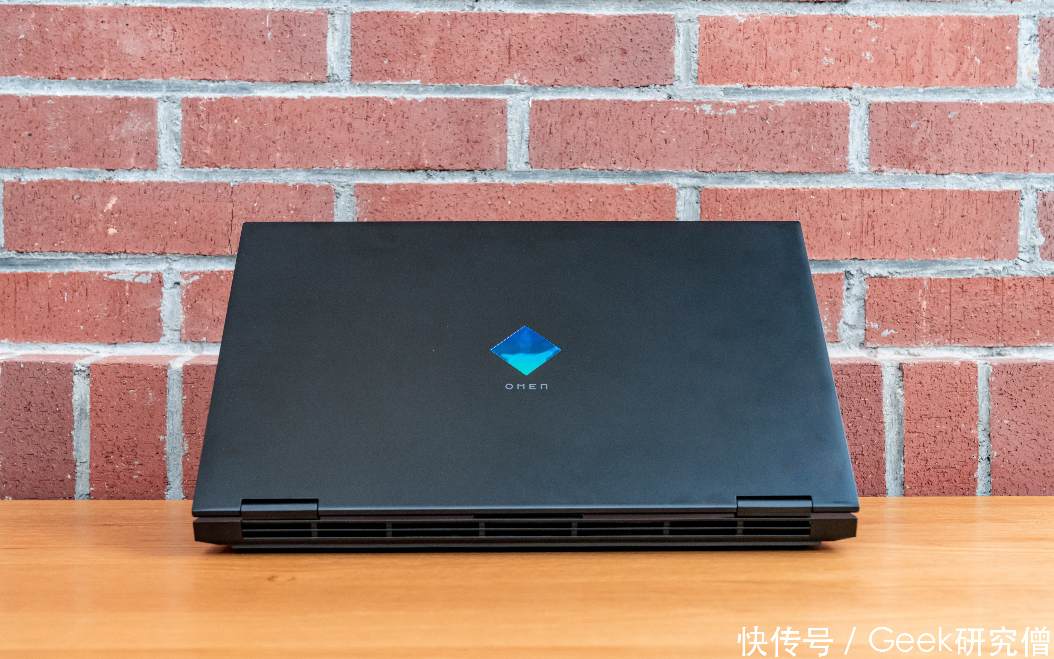 精灵|办公/影音/游戏全能跨界,惠普OMEN暗影精灵6游戏本深度解读