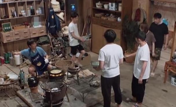  冰镇|《向往4》黄磊做冰镇奶茶，看清无滤镜食物，网友：送我都不喝！