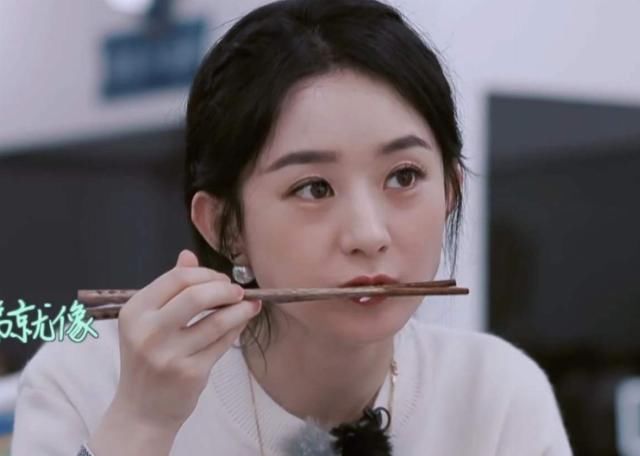  冯小刚|看赵丽颖《中餐厅》受到的争议，不得不佩服冯小刚的“先见之明”