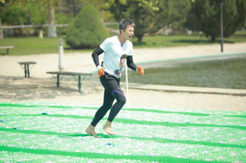  本性|Baby走T台不慎摔倒，邓超脱口而出6个字，意外暴露了本性