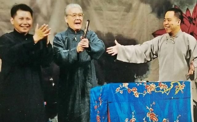  书籍|93岁时你会做什么？来看看蓝天野的朋友圈：有猫有狗、有书籍字画