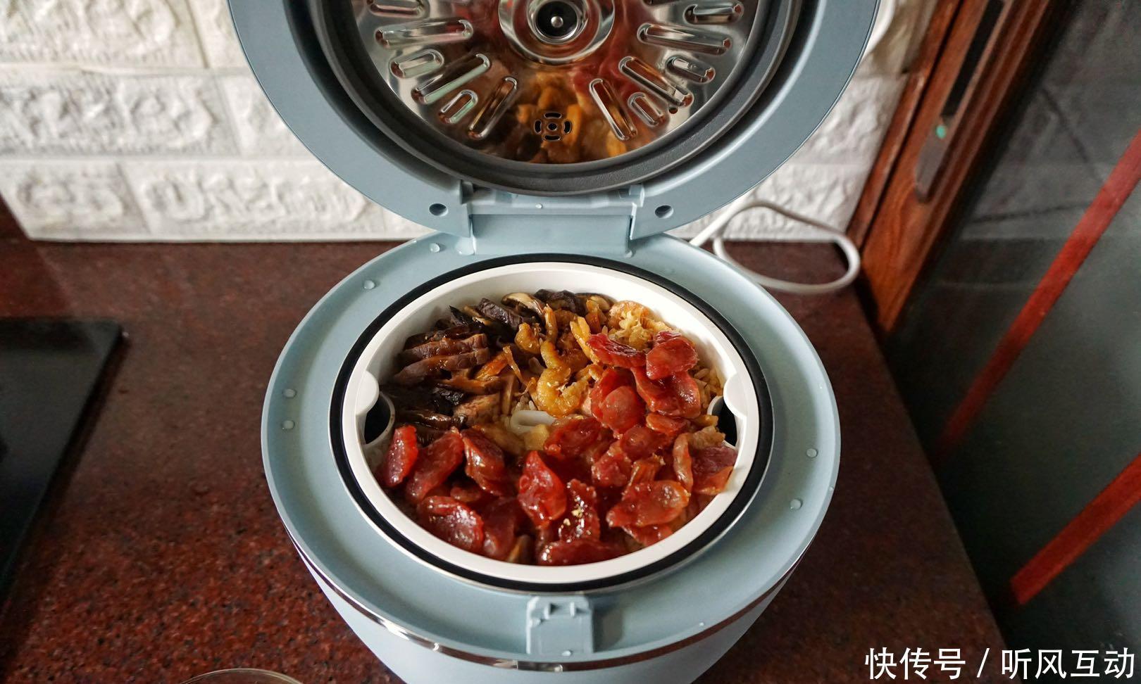 香甜可口|改良版腊味煲仔饭,味道香甜可口,秋季吃不上火,女儿天天喊要吃