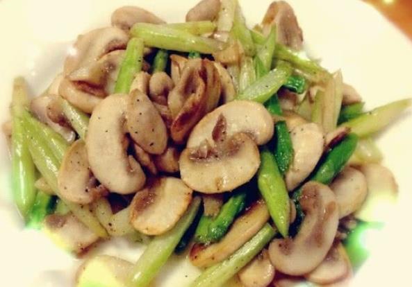  口臭|芦笋搭配它一起炒，准时上厕所，胖人越来越瘦，口臭消失，减体重