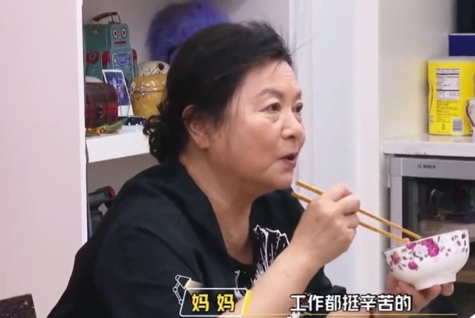  泪点|李晨跟妈妈谈起跑男新成员，当听清她妈妈说啥后，戳中无数人泪点