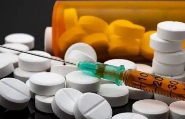 检查|吸毒女子躲避民警检查时跳楼致残，索赔31万元！法院判了