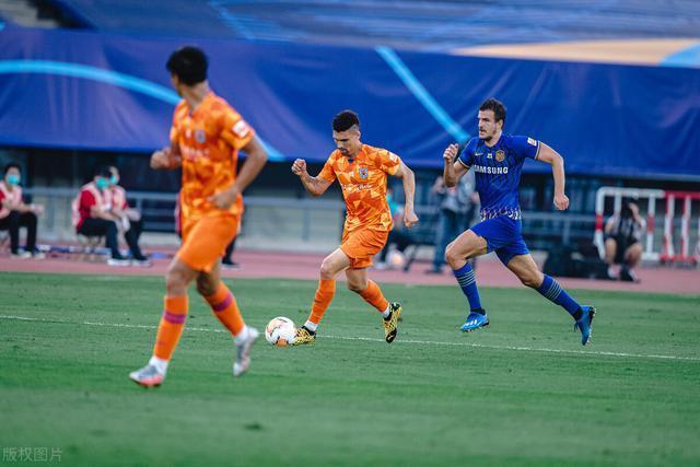 鲁能|为获出场曾进行多种尝试,入队已有6年半,但仍未被中超鲁能提拔