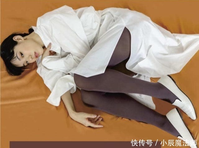 细节|小姐姐身穿早秋的连裤袜,请这样穿,真服日本的细节穿搭