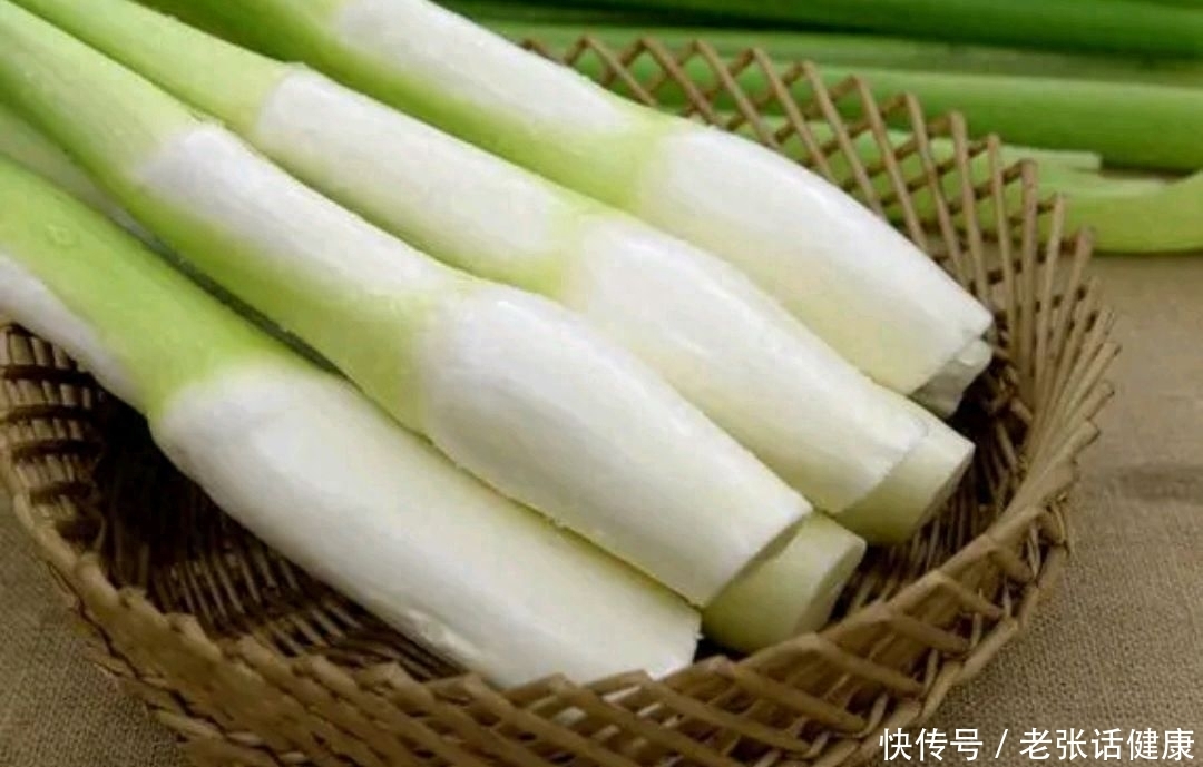 上火便秘怎么办最有效的方法(上火、便秘怎么调理好？4种能通便下火的食物，每天都可以吃一些)