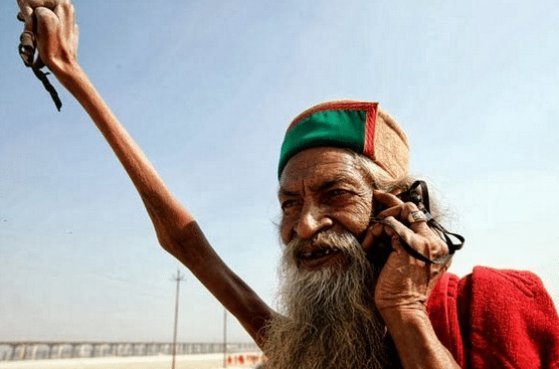 守门|印度最敬业保安,守门30多年没有动过,土豪:谁能让他动奖1万