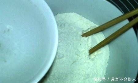  饱满|辣面椒盐葱味软糕，外酥内软，葱味饱满，软劲道！