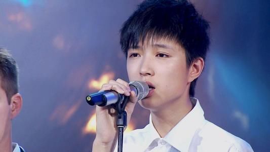  冠军|8年前这个选秀节目简直＂有毒＂，淘汰的都是巨星，冠军早已无人识！