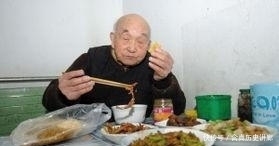 逃兵|滞留中国最后一名日兵:当逃兵埋名70年,变身赤脚医生,活103岁