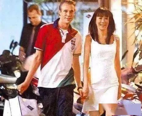  贵圈|贵圈首位直播整形女星、200w钻表随便摔，连范冰冰都模仿她！