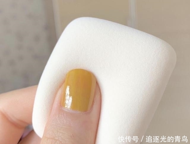  美妆蛋|上妆工具怎么选？刷子、美妆蛋、粉扑，教你如何挑选适合你的工具