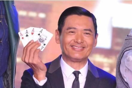  中年|他曾人气不输周润发，今街边抽烟老到不敢认，妻子像是个中年大汉