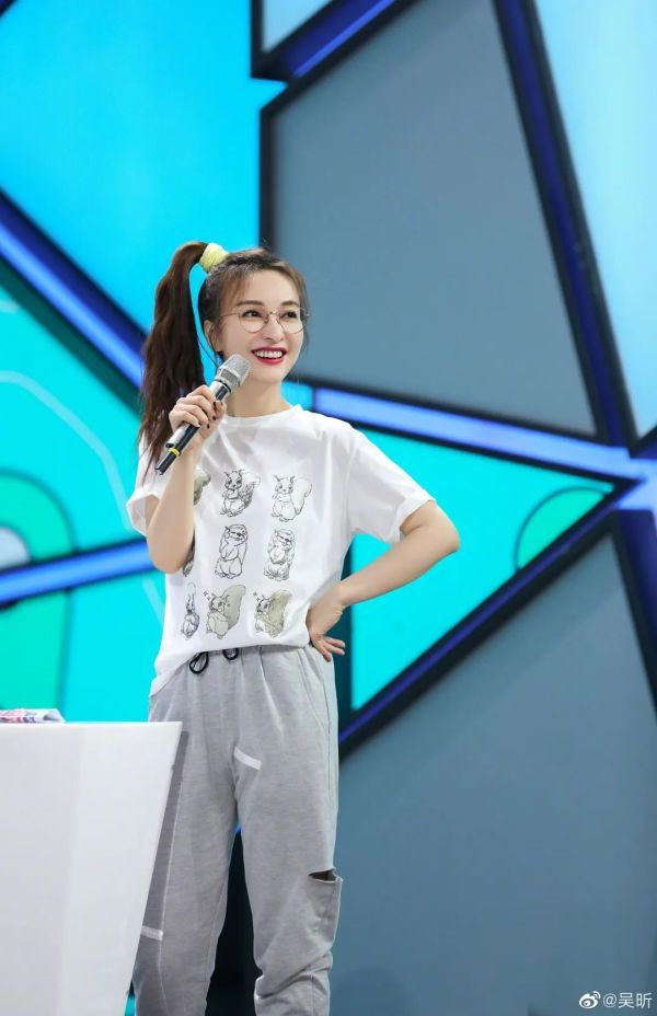  句句|厉害了我的姐！吴昕一脸认真拉票，句句戳心