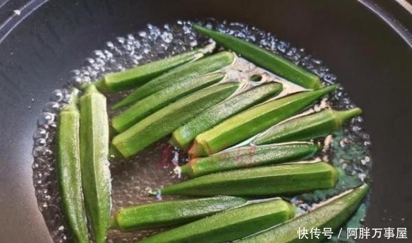 土豆泥|第一次尝试秋葵的这样做,搭配土豆泥,好看又好吃,上桌最先光盘