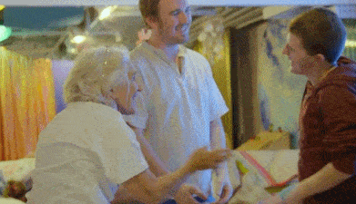 亲自|鸟人”奶奶亲自示范，什么叫做活到老玩到老