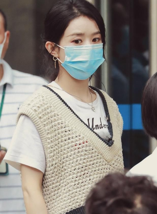 丽颖和王俊|王俊凯公开“怼”赵丽颖粉丝,得知真实原因后,网友:小凯怼得好