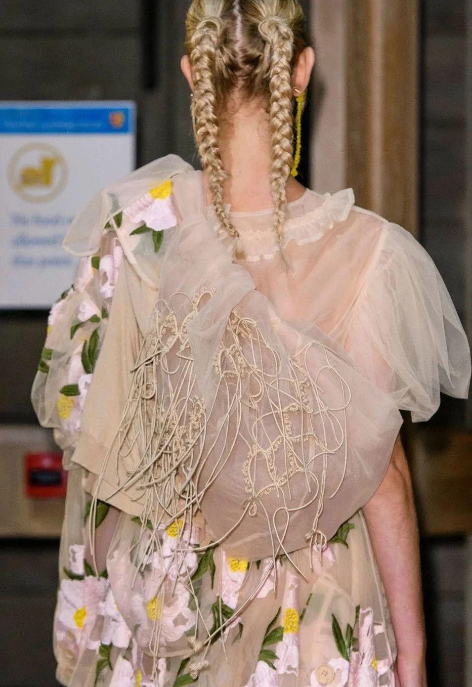 细节|时装背部细节表现丨绝对不能敷衍的背部设计