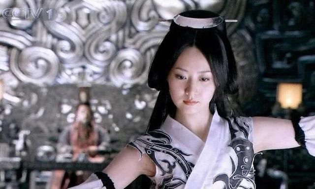  英皇娱乐|英皇都捧不红的白冰，又何尝不是因为自己“作”？