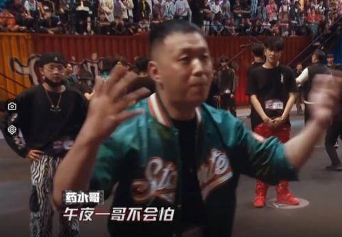  giao|《中国新说唱》药水哥晋级，giao哥被淘汰，只因吴亦凡和GAI不一样