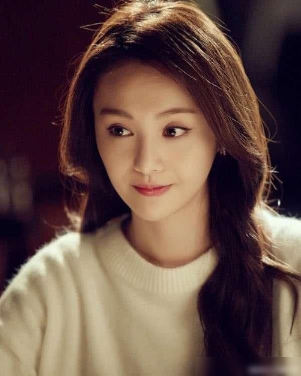  爽语|郑爽上脱口秀舞台，自嘲“爽言爽语”！直言自己还是个新人！