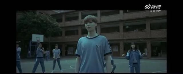  女孩|愿每个女孩都能在校园里遇到她的陈立农