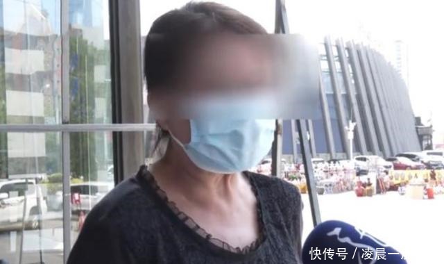  推卸责任|大妈在1楼门口摔倒，怒向超市要赔偿，负责人我们开在2楼