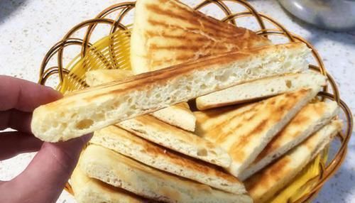 做法|电饼铛烙饼总发硬?原来错在这!厨娘教你1招,放7天不硬还好吃