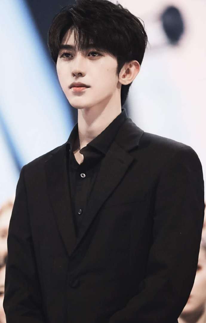  奔跑|何为顶流？看蔡徐坤就知道了，带动《奔跑吧》收视，下一季还有他