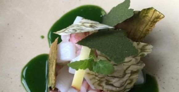 体验|亲临体验全澳最著名法国餐厅,品17道菜,赏55层美景,就餐3小时