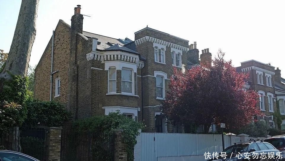 打破|要求英国隔离的专家,自己打破禁令秘会已婚情人,连警察都跟着尴尬