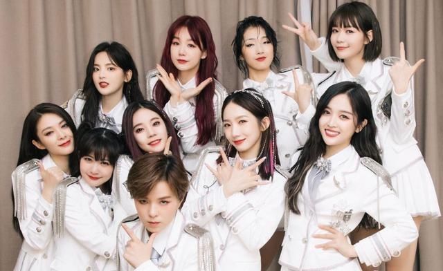  尴尬|两大女团C位选手遇尴尬，粉丝数落后，淘汰选手才是赢家？