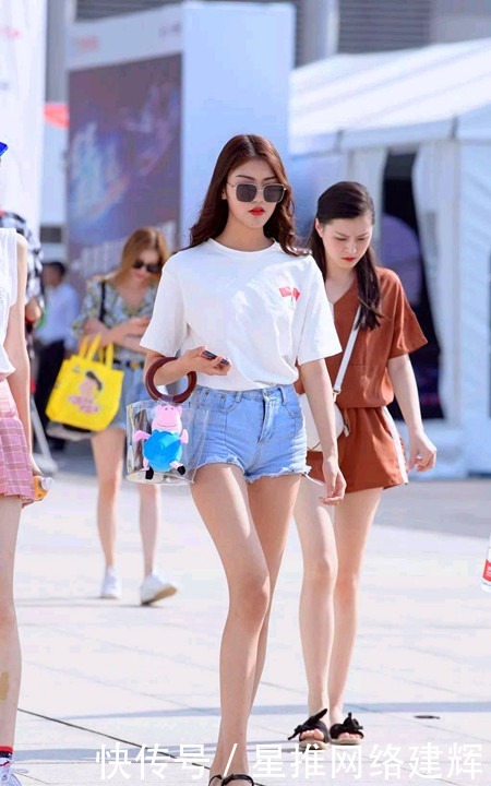 升华|青春俏丽的时尚女孩,娇美颜值瞬间升华气质,完美的搭配尽显风采