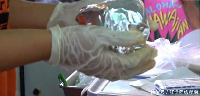 吃过|泰国街头最奢侈铁板大龙虾汉堡,一份一百元,当场吃完再买一份