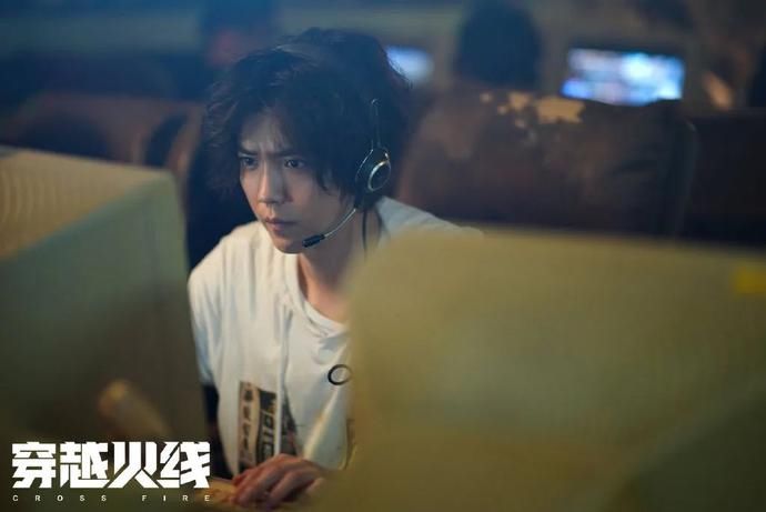  鹿晗|不精致的鹿晗、不顺从的吴磊，《穿越火线》是真香还是不过尔尔？