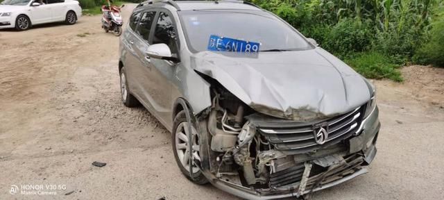  警情|警情中彰显交警本色——白水事故民警工作侧记