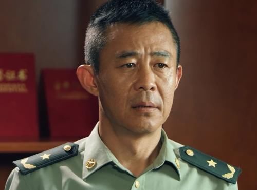  退休|《蓝军出击》大结局：褚战刚再败韩鹏被降衔，王可争卧薪尝胆获胜后退休