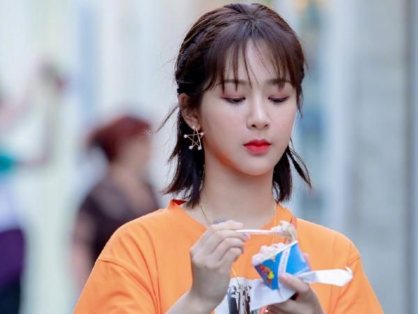 杨紫|难怪杨紫总是留着刘海,当她没有刘海后,效果让人沉默