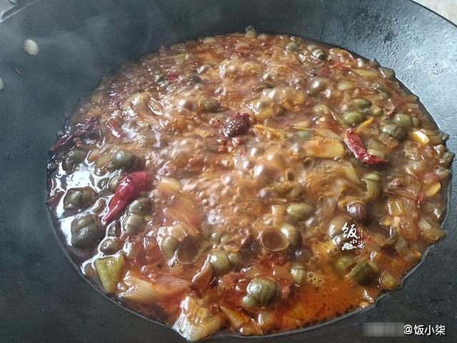 翻炒|炒田螺记得先焯水!厨师分享秘制做法,在家也能做出大排档的风味