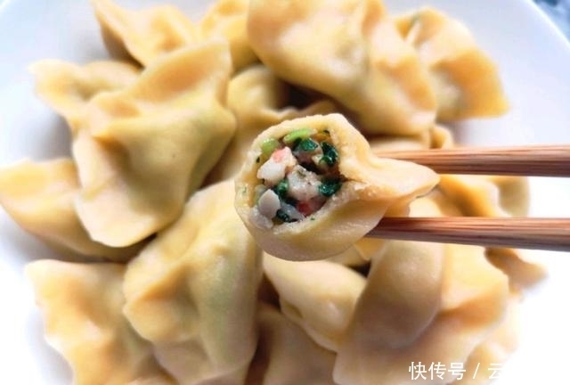 面条|秋季吃面条不如吃饺子,香菇与虾仁搭配在一起,鲜香可口