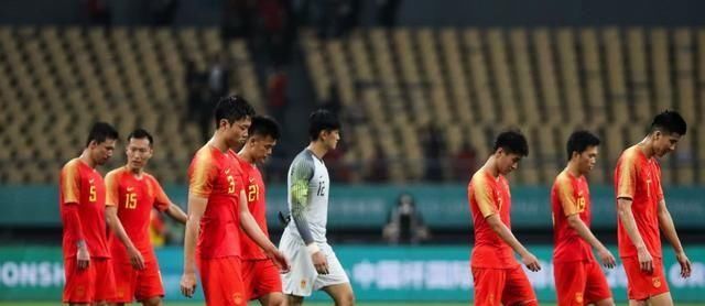  踢服|别骂国足了！在100年前，他们可以完虐日本、踢服英国