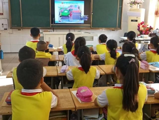 学校|34所学校同上一堂课 奎文区同步法治课堂开课啦！