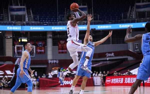  情况下|体坛联播｜广东男篮19分大逆转，曾繁日被驱逐赛后致歉