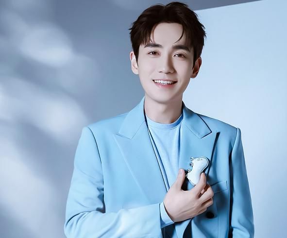  状态|《快本》预告精彩了，朱一龙和大学同学同台，状态比第一次放得开