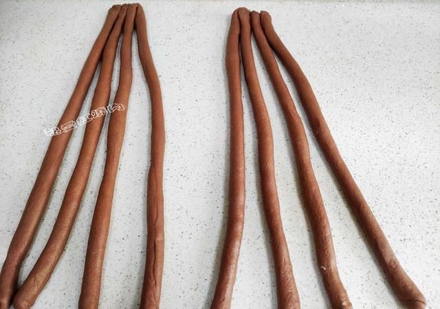 面包|辫子面包容易断筋,自打用了这办法,次次成功心情超好你也试试吧