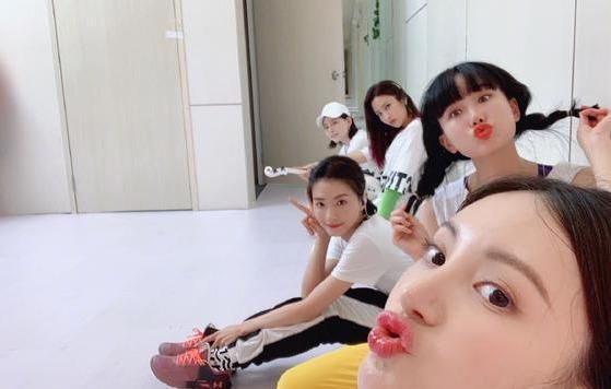  成团|浪姐成团名单流出：万茜、蓝盈莹、张含韵、王霏霏、金晨，和你想的一样吗？