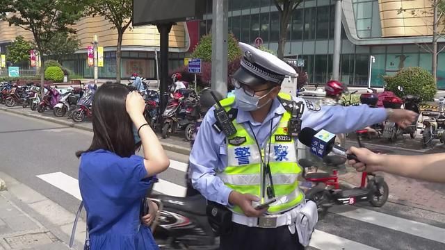 已有|今起，行人乱穿马路、闯红灯直接处罚！金山已有人收到罚单